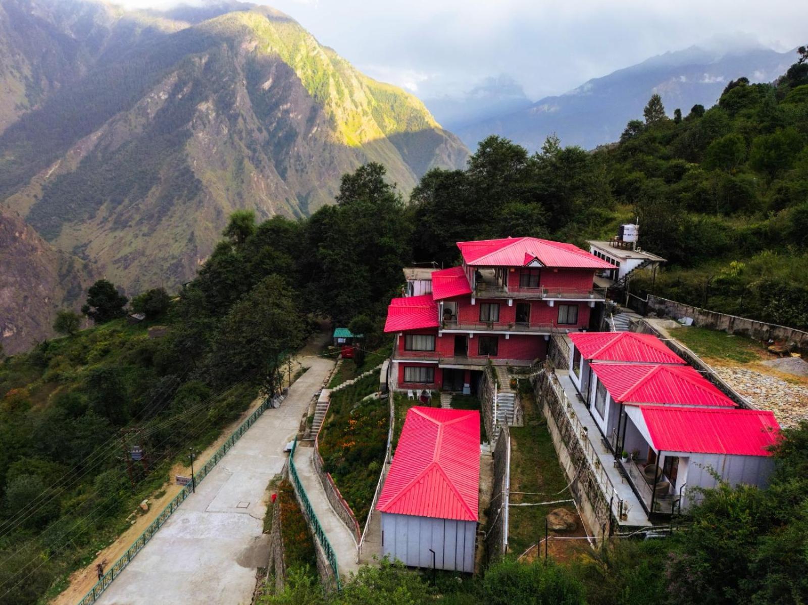 Resort Amaze Auli Joshīmath Exteriér fotografie